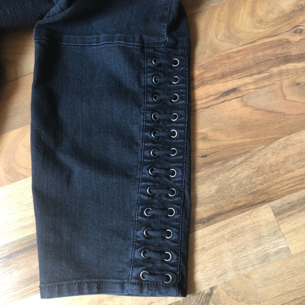 Classic Black Women's Jeans - Picture 6 of 7